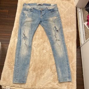 Zara destroyed style‎ jeans